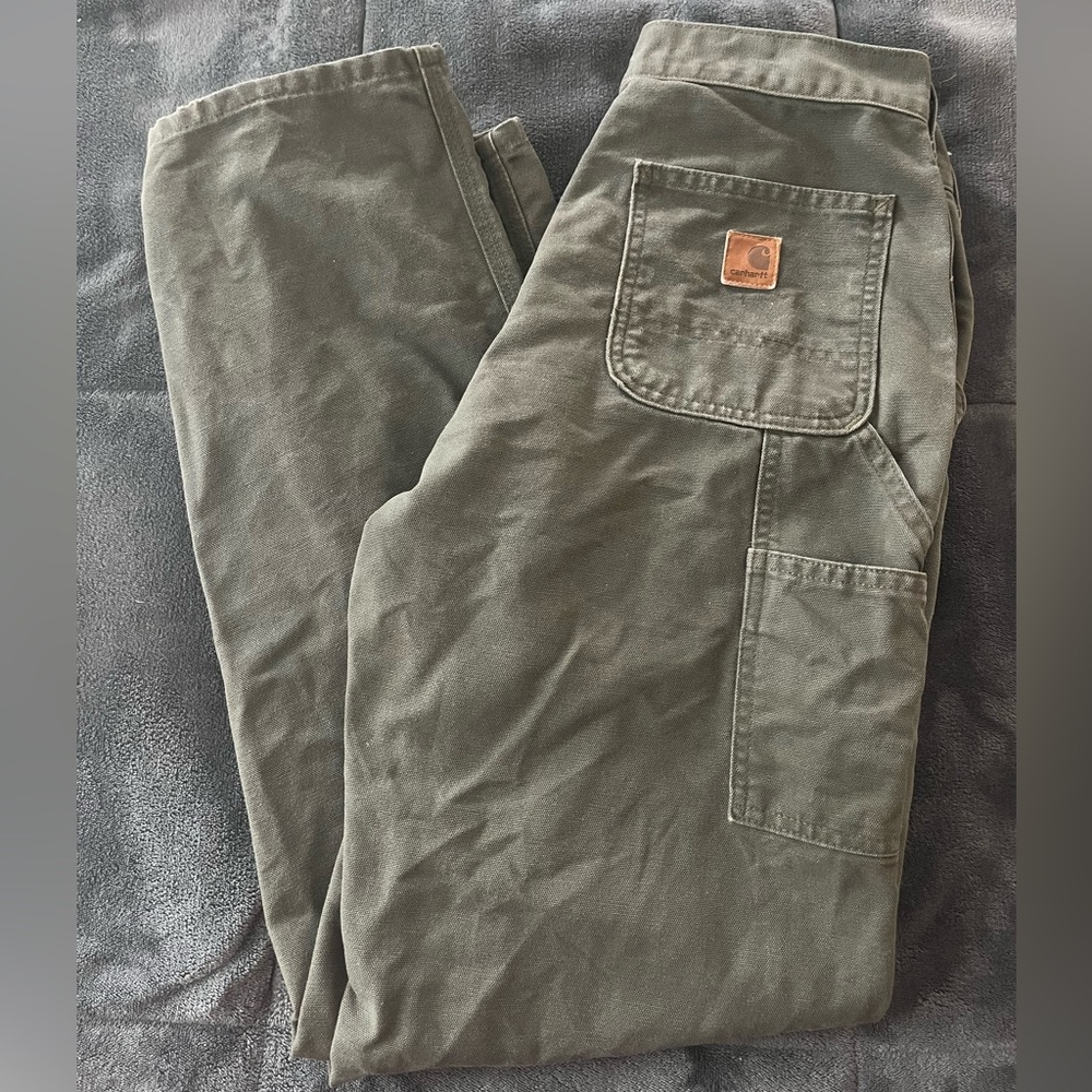 SOLD. Carhartt Men's Green Cargo Pants